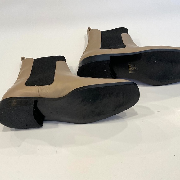 EVERLANE Italian Leather Square Toe Chelsea Boot  Size 7 - Picture 4 of 7